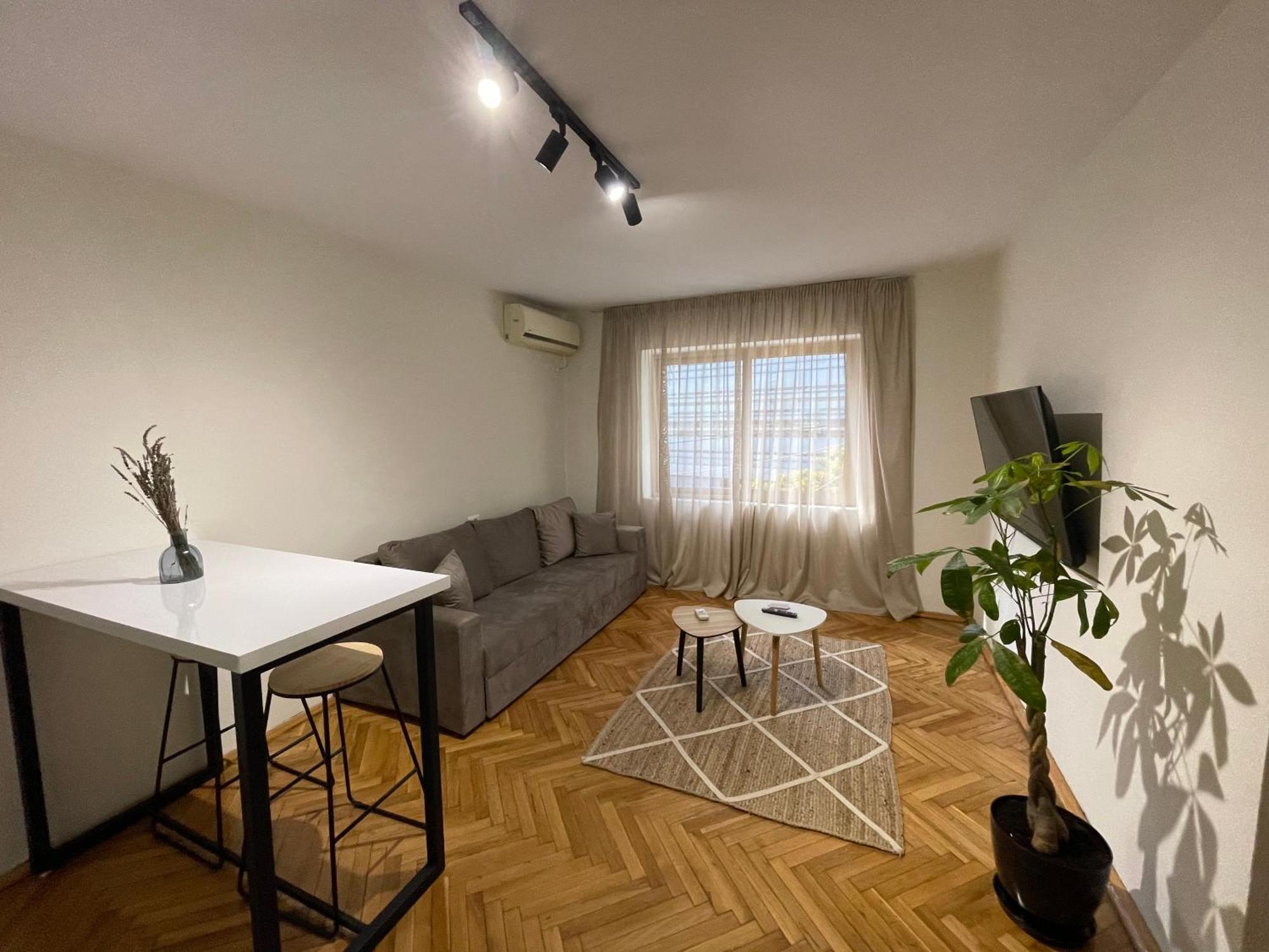 Cozy Apartment, In The Center Of Tirana Esterno foto