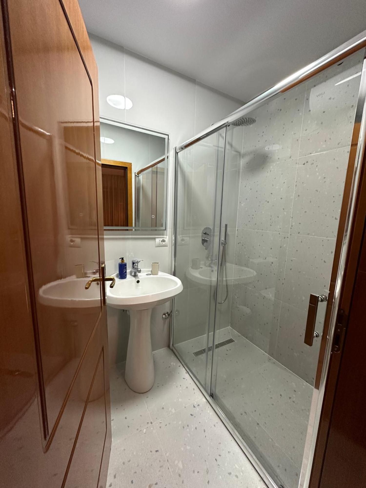 Cozy Apartment, In The Center Of Tirana Esterno foto