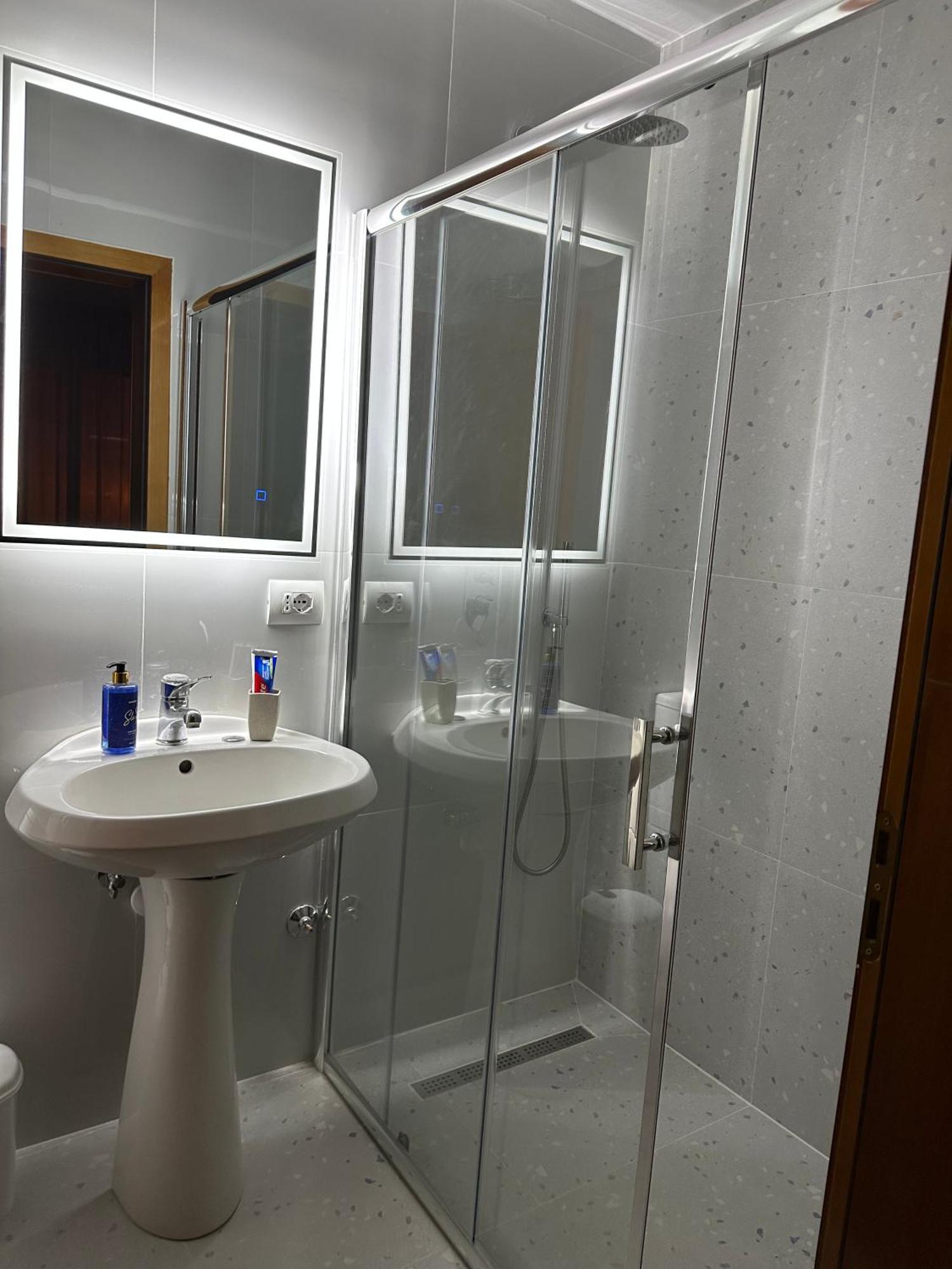 Cozy Apartment, In The Center Of Tirana Esterno foto